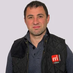 Alexis R. · Ingénieur Infrastructure & Cloud